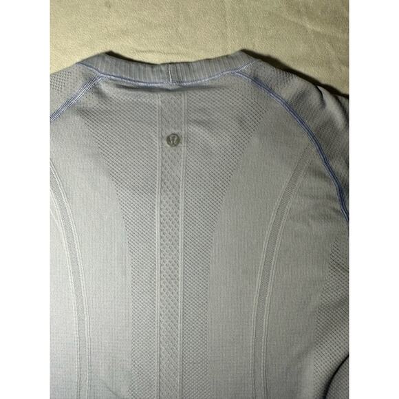 Lululemon Woman's Light Purple Swiftly Tech Shirt Size 8 - Picture 5 of 5
